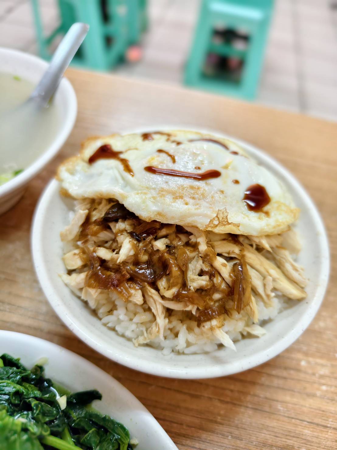 [花蓮小吃]德安雞肉飯-花蓮早餐吃雞滷飯，滷白菜、鮮蚵湯精神滿滿，德安雞肉飯菜單