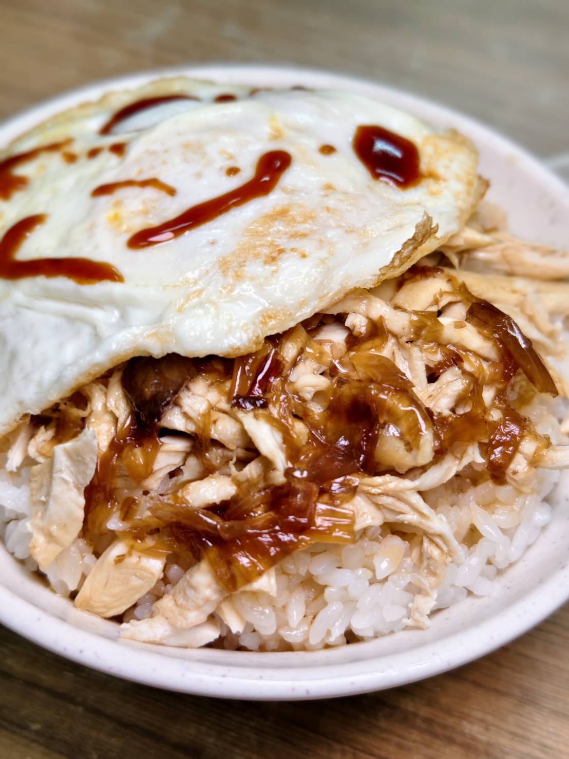 [花蓮小吃]德安雞肉飯-花蓮早餐吃雞滷飯，滷白菜、鮮蚵湯精神滿滿，德安雞肉飯菜單