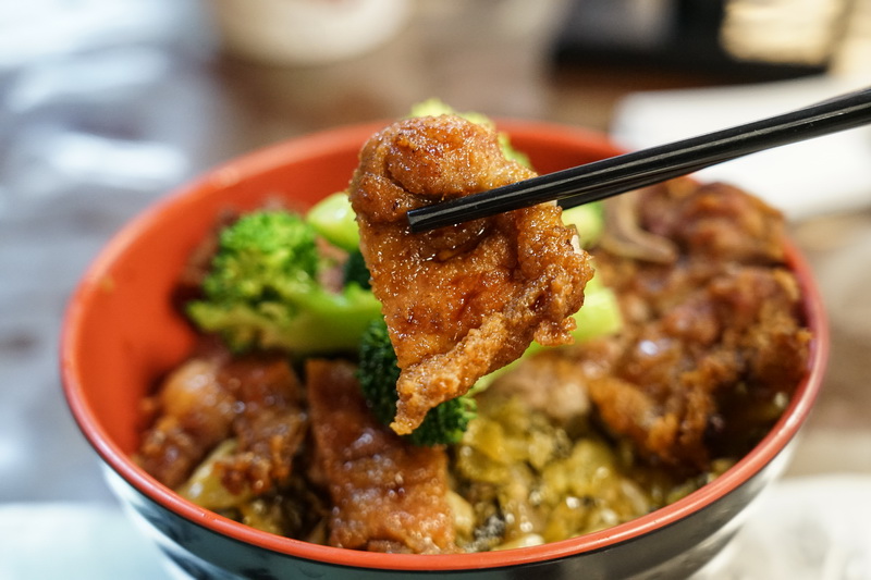 [花蓮美食]小吃控衝一波 花蓮這間古早味排骨飯  香氣四溢 鮮嫩多汁讓人停不下筷子  搭配酸菜才是王道 田村壽司