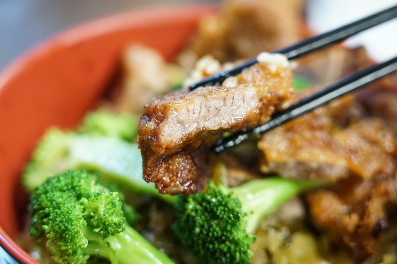 [花蓮美食]小吃控衝一波 花蓮這間古早味排骨飯  香氣四溢 鮮嫩多汁讓人停不下筷子  搭配酸菜才是王道 田村壽司