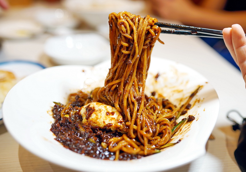 [台北中山區美食]馬醬韓國中華料理-大推海鮮炒碼麵 黑色炸醬麵 乾烹雞推薦 南京復興站美食