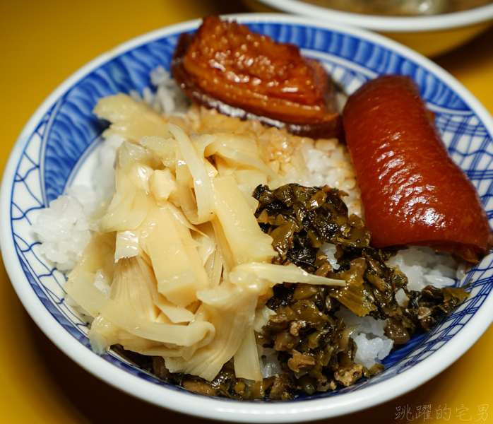 [花蓮早餐推薦]鼎吉大腸鮮蚵麵線/爌肉飯-這家蚵仔超大顆又鮮美 雙料大腸麵線必吃 花蓮重慶市場美食