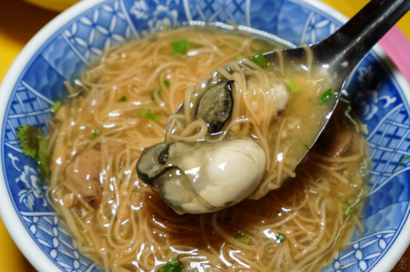 [花蓮早餐推薦]二訪鼎吉大腸鮮蚵麵線/爌肉飯-這家蚵仔超大顆又鮮美 雙料大腸麵線吃一波 花蓮重慶市場美食