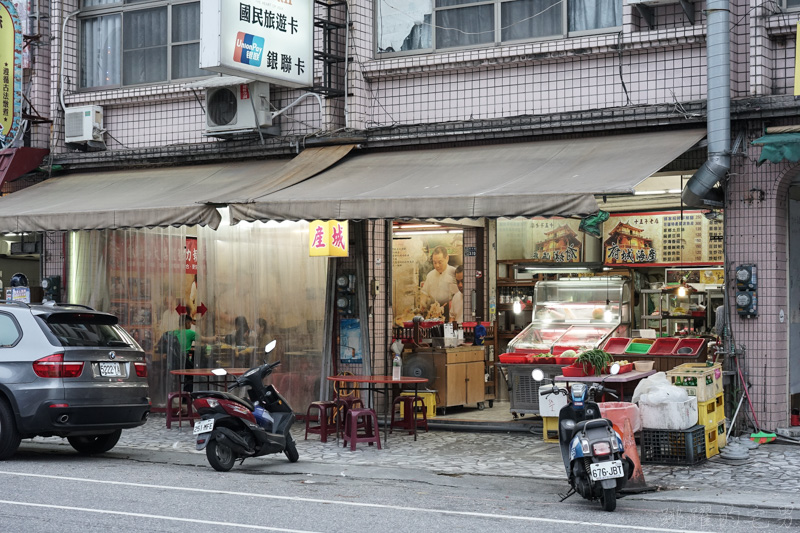 [花蓮市美食]府城海產-這間可不只是花蓮喝酒的店 炸物非常好吃 大推椒鹽花枝、招牌醉豬腳(內有詳細菜單)(提供包廂、冷氣)