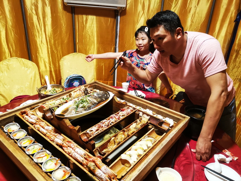 [桃園中壢美食]龍岡蒸籠宴-台灣居然也有蒙古包餐廳 吃飯經驗超特別  蒸籠宴不只有清蒸海鮮 南瓜炊飯超合我的味 親子遊戲區/停車場