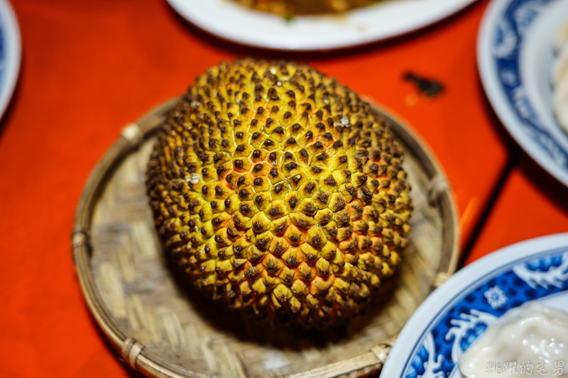 [花蓮東大門夜市]幸福牛舍風味水餃-你有吃過巴吉魯水餃嗎 有吃過剝皮辣椒雞水餃嗎 來這裡吃吧  麵包果等8種口味水餃  原住民一條街 花蓮美食 花蓮原住民料理