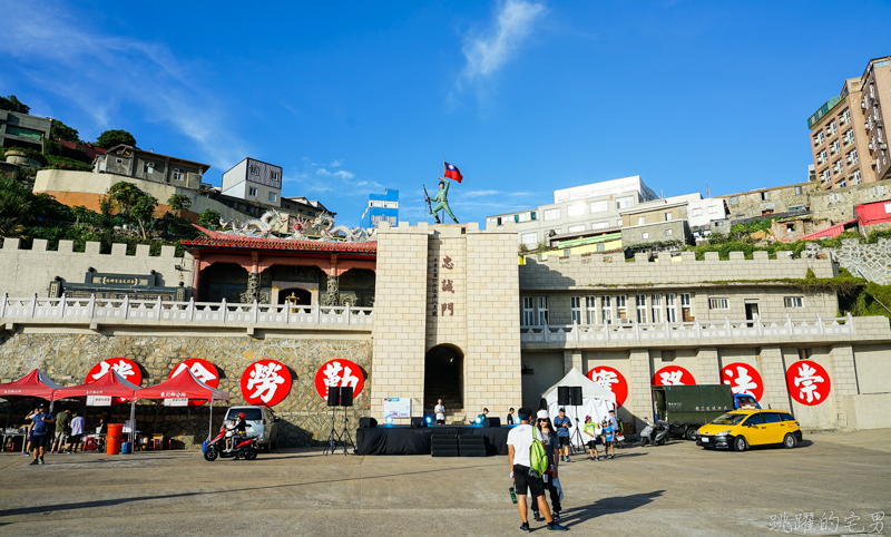 [馬祖旅遊]絕美東引-湛藍無暇海洋 礁岩純白燈塔 彷彿在歐洲一般 怎能讓人不愛你 東引一日行程景點規劃  東引燈塔(內有影片)