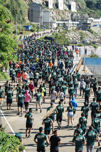 [東引路跑]2019東引軍事越野障礙賽-根本就是極限體能王 500障礙 高低落差山路 東引美景讓你跑斷腿還是再想來 馬祖路跑(內有影片)