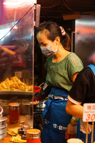 2019花蓮東大門夜市美食-螃蟹王浴火重生搬新家  美味不鹹酥雞可真好吃