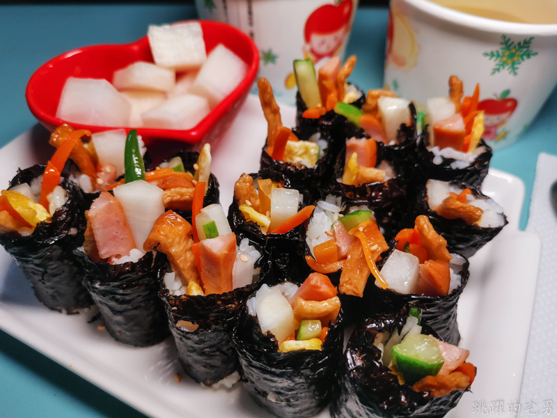 [花蓮吉安美食]오빠小食堂-韓國夫妻在停車場賣辣炒年糕、魚板、韓國飯捲 還有重量級套餐可以選喲  韓國人在花蓮喲 花蓮韓式料理