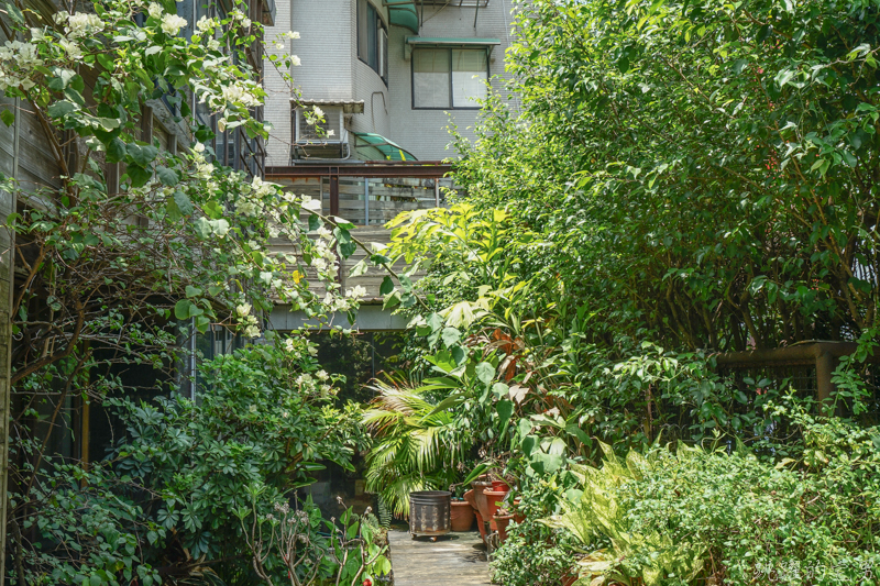 [信義安和美食]紅皇后川酒-隱身市區峇里島Villa餐酒館，你看過三層水煮牛嗎? 既特別又好吃 新ㄧ代時尚風格川菜料理 藤麻滋味讓你停不下筷子 大安區中式料理推薦