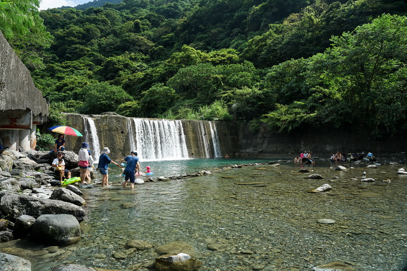 [花蓮vlog][花蓮景點] 夏天不玩水要幹嗎!!! 花蓮在地人玩水勝地 砂婆噹溪&水源地  離花蓮市區不遠唷 附上交通資訊 (花蓮影片)