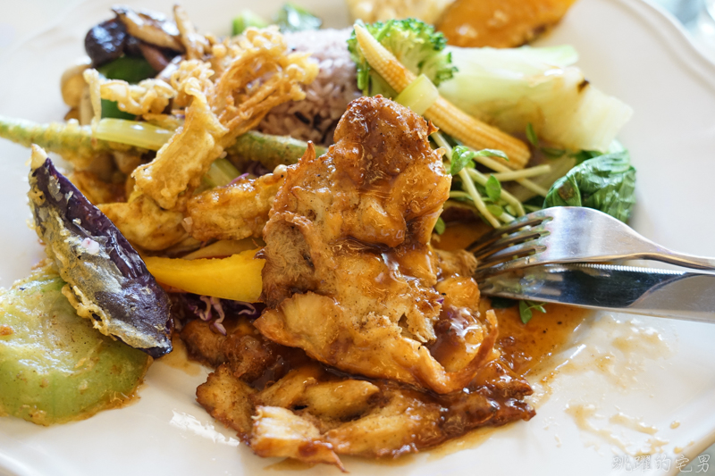 [花蓮素食早午餐]丸子私人蔬食廚房-推薦招牌猴頭菇餐 味道完全不像吃素食 提供飲料暢飲  花蓮早午餐推薦 花蓮美食