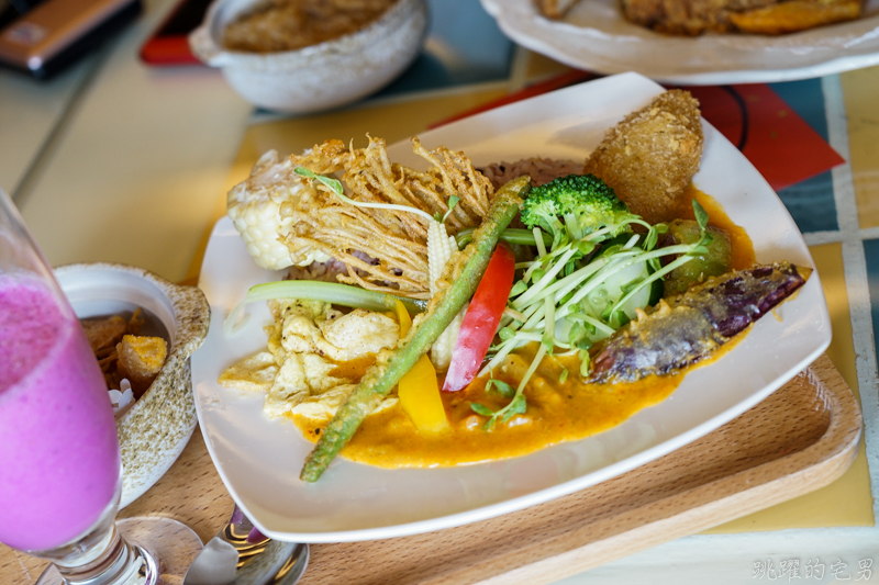 [花蓮素食早午餐]丸子私人蔬食廚房-推薦招牌猴頭菇餐 味道完全不像吃素食 提供飲料暢飲  花蓮早午餐推薦 花蓮美食