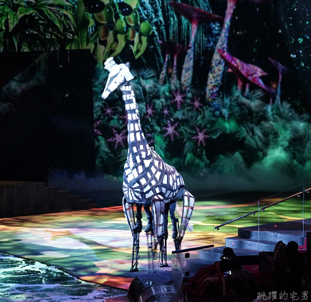 [澳門旅遊]水舞間-耗資20億港幣 全球最壯觀的水上表演劇場 嘆為觀止的精采表演  空中水下超過百人演員、高空特技表演、戲劇、飛車，澳門必看表演 新濠天地