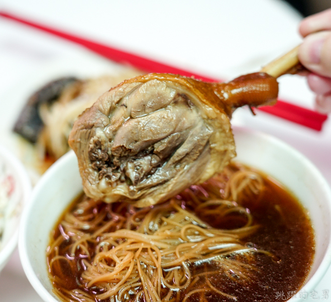 [台南美食]鴨母寮當歸鴨雞肉飯-麵線湯頭極為優秀  限量鴨腿晚來就吃不到  鴨米血必吃 從早賣到晚的台南小吃 鴨母寮市場美食  在地人從小吃到大的台南美食