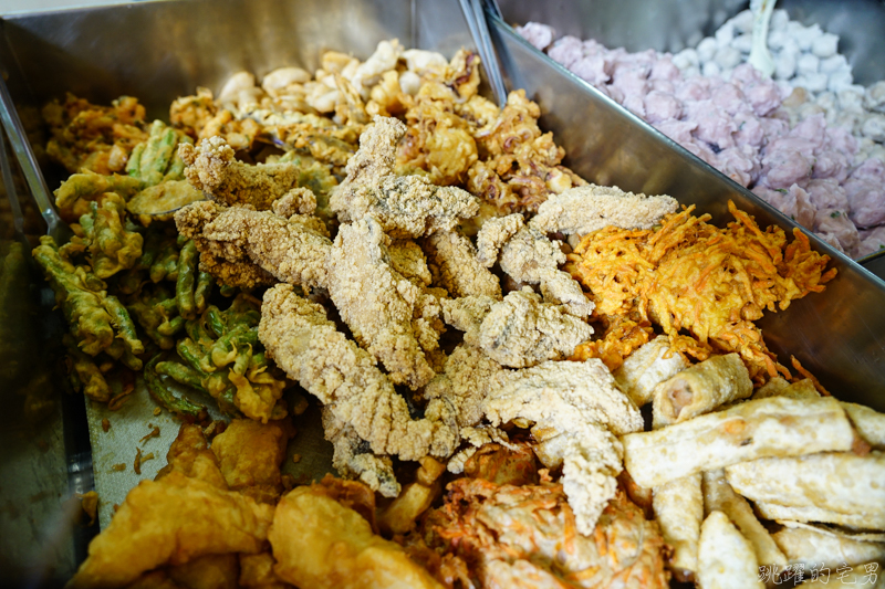 [台南美食]泉成點心店-70年老店  炸物很推薦  火燒蝦、土魠魚必吃  手工丸子宅配 還有內用空間 鴨母寮市場美食 台南小吃  在地人帶路的