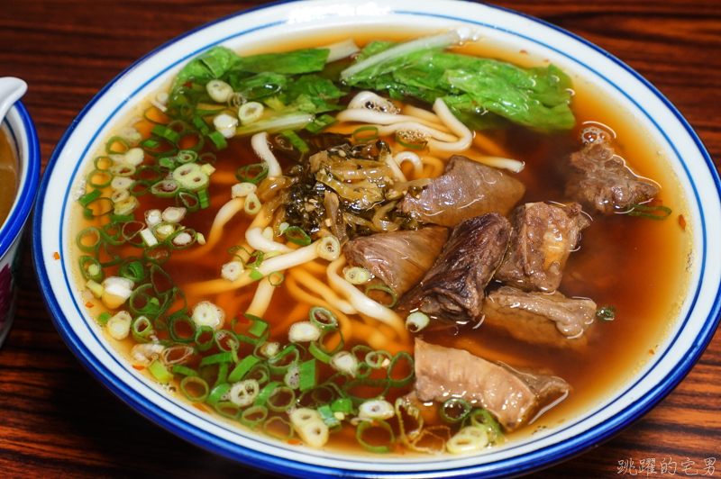 [花蓮美食][影片]黑點師魯肉飯-花蓮也有蚵仔魯肉飯  還是我喜歡的南部口味 蚵仔真新鮮! 還開到晚上12點!  花蓮宵夜 花蓮滷肉飯 花蓮市美食