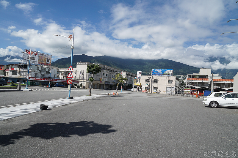 [花蓮特賣會]年度400坪最大型清倉Outlet開跑 陪大家一起過好年 5大棚讓你逛不完  萬件牛仔褲齊發特賣 牛仔褲190元起 外套服飾超低價  拍手童裝150元起 滿2000送200 5大運動用品19年式5折起 童鞋多到翻  童書玩具特賣出清 1樣39元6樣200元  免費停車場