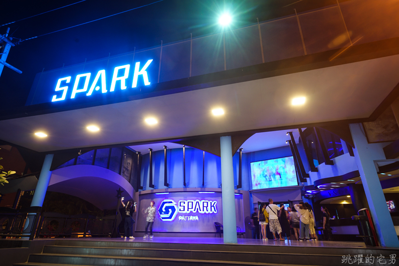 [芭達雅夜生活]Spark Pattaya-芭達雅大型夜店 現場Live Band  還有EDM DJ嗨翻全場  啤酒暢飲 生日派對 畢業旅行活動 芭達雅夜店