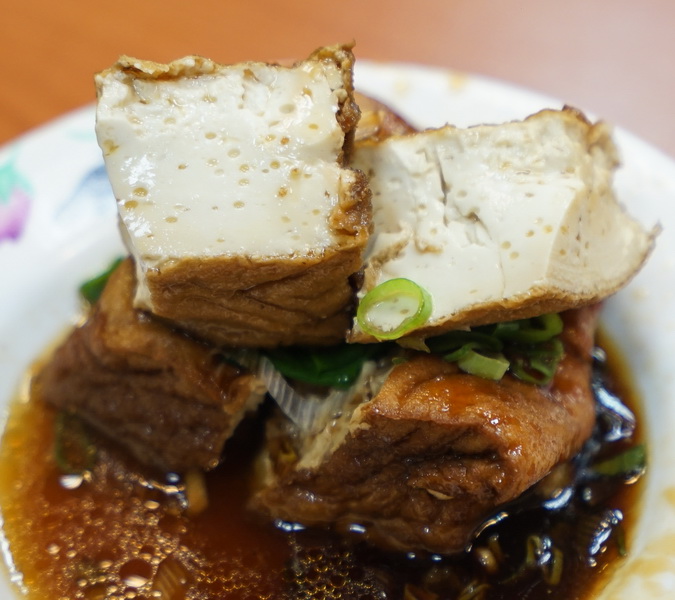 [台北中山區美食]黃記魯肉飯-蹄膀優秀 肉羹好吃 魯肉飯加蹄膀才是他的完成型阿 30年台北老店 晴光市場美食 台北滷肉飯