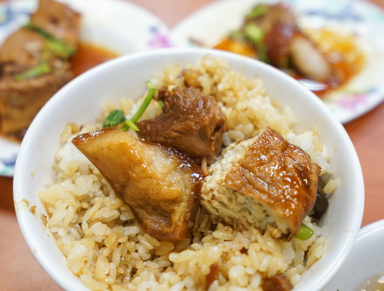 台北這17家滷肉飯你吃過了嗎! 新北市台北魯肉飯推薦 台北滷肉飯懶人包  台北美食懶人包