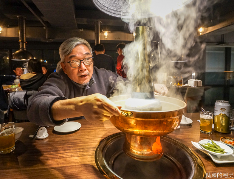 [台北大安區火鍋]何善之精緻火鍋- 酸菜白肉鍋 自家醃漬滋味圓潤不死酸 炭燒火鍋熱力十足  設有排煙設備   焦志方焦哥串門子啦  大安區美食 台北火鍋