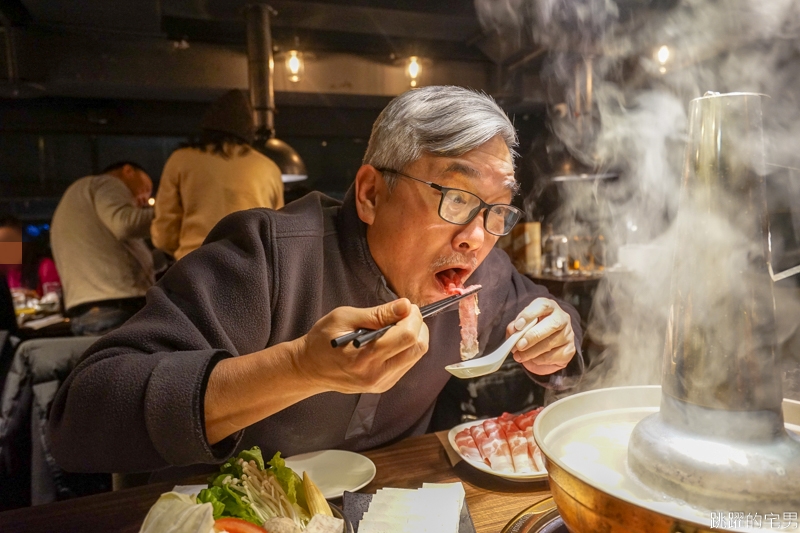 [台北大安區火鍋]何善之精緻火鍋- 酸菜白肉鍋 自家醃漬滋味圓潤不死酸 炭燒火鍋熱力十足  設有排煙設備   焦志方焦哥串門子啦  大安區美食 台北火鍋