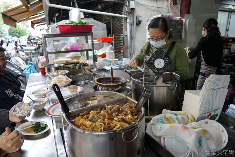 [嘉義美食]阿溪雞肉飯-嘉義早餐就吃雞肉飯  油蔥香氣爆錶，半熟鵝蛋太迷人   嘉義火雞肉飯推薦