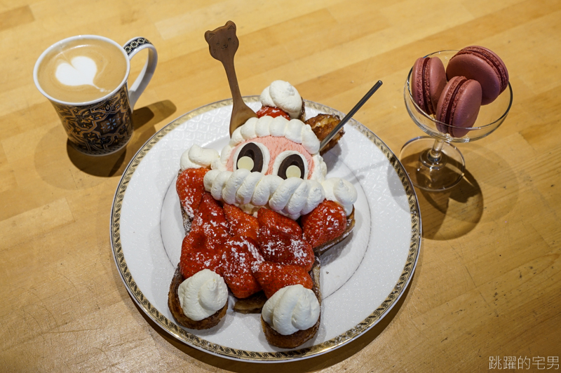 [花蓮甜點]來+咖啡廳-逼逼~這個太犯規 滿滿草莓的聖誕老人鬆餅超可愛 這怎麼吃得下去>////<  花蓮深夜咖啡廳推薦 花蓮鬆餅推薦