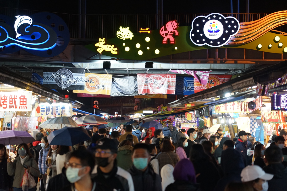 [東大門夜市美食]原自強夜市火災重建攤位-螃蟹王、北港潤餅捲、chi燒麻糬冰、妙不可言果汁攤、小賴好茶、哦一夕海鮮燒烤新址在這裡