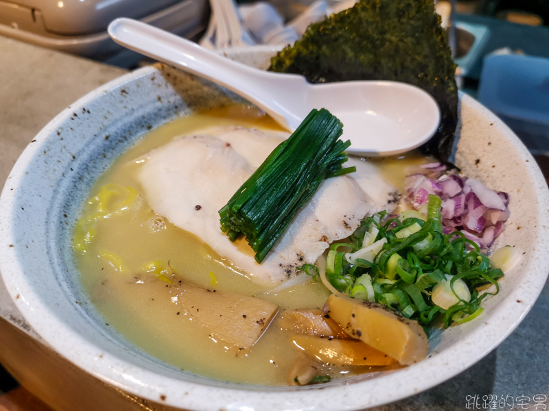 [台北美食]吉天元拉麵- 豚叉燒飯必點! 炙燒滋味讓人一吃就愛上  雞白湯拉麵+叉燒飯雙刀流老饕吃法  提供免費加麵  西門町萬年大樓美食