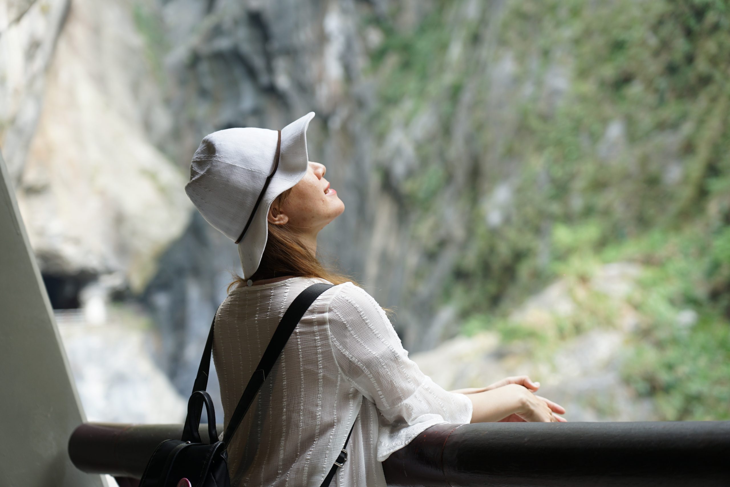 [花蓮景點推薦]太魯閣最值得走的步道-九曲洞步道  安全好走的太魯閣景觀步道  適合老人家與親子旅遊 輕鬆欣賞來自億萬年前大自然鬼斧神工奇景 秀林景點