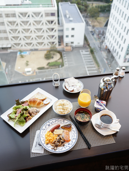 [愛媛松山住宿]松山全日空皇冠假日飯店-長榮航空桃園直飛松山市 提供專屬台灣人限定免費機場巴士  14樓高空餐廳豐富早餐  令和元年日本天皇下榻飯店  ANA CROWNE HOTEL  日本松山飯店推薦