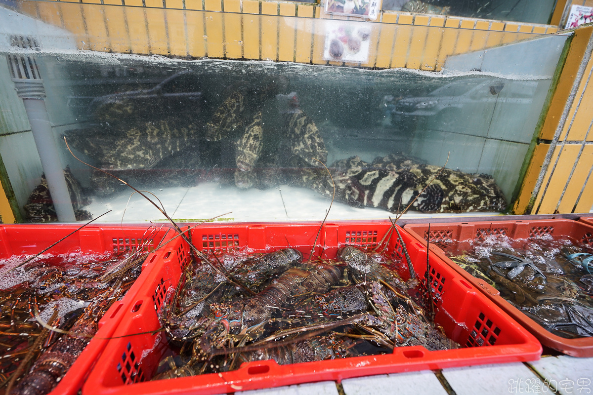這家炒飯我秒殺!  飛魚卵炒飯嗶嗶啵啵口感超有趣 大海滋味嘴巴綻放 港口海鮮店就是厲害 鼻頭角阿珠老店活海鮮 北海岸美食 瑞芳美食  