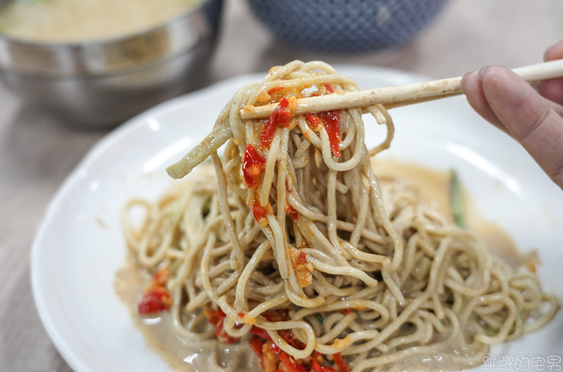 [花蓮美食]宵記涼麵-愛吃清爽型控肉飯可以選這間  中午 晚上都有提供  提供外送 民國路新店 @跳躍的宅男