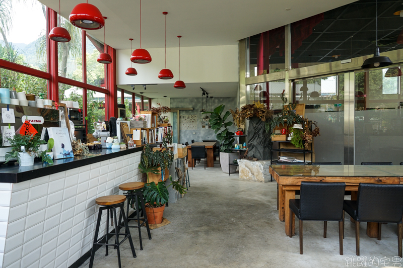 [花蓮早午餐]隱身花蓮山腳下的玻璃屋咖啡廳  FUN Table Cafe  心目中第一名的溫沙拉  玫瑰檸檬塔 花蓮咖啡廳推薦