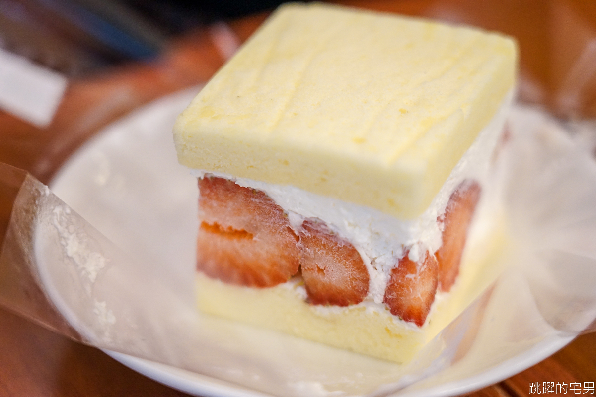 一整個哈密瓜做的水果蛋糕 雲朵般輕柔奶油讓人驚艷  La vie bonbon 日式義大利麵更是不能錯過  台北中山區甜點