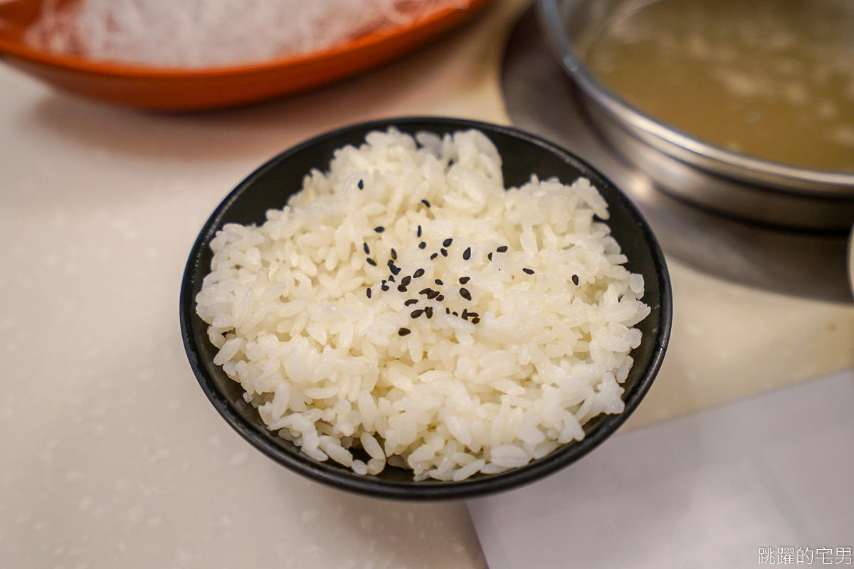 [花蓮美食]根本是被火鍋耽誤的滷肉飯專賣店! 鍋神日式涮涮鍋 滷肉飯好吃到連吃2碗 滷肉自己加吃到爽 飲料、冰淇淋無限提供 花蓮宵夜 花蓮火鍋