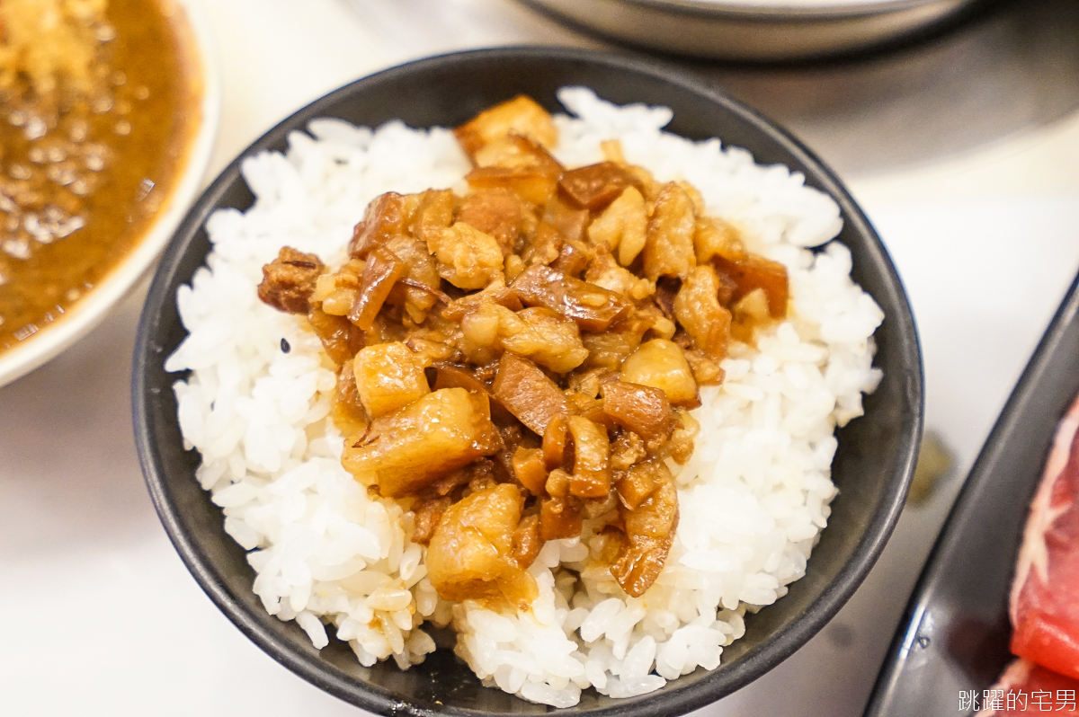 [花蓮美食]根本是被火鍋耽誤的滷肉飯專賣店! 鍋神日式涮涮鍋 滷肉飯好吃到連吃2碗 滷肉自己加吃到爽 飲料、冰淇淋無限提供 花蓮宵夜 花蓮火鍋