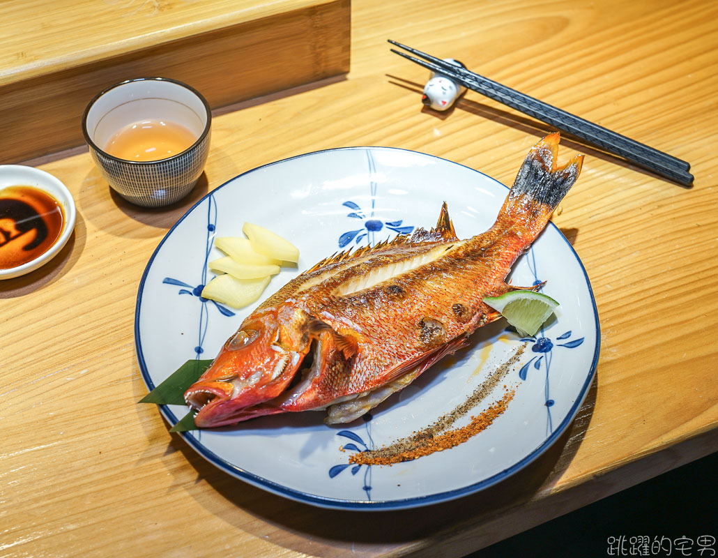 [台北石牌美食]連我媽都稱讚的無菜單料理 漁當家食堂 第一次吃到海泥鰍 第一次吃到的料理手法 北投美食推薦