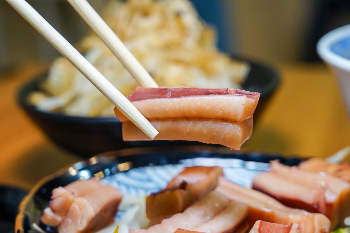 [花蓮吉安美食]賴一張魷魚羹- 超厚魷魚配上赤肉羹滷肉飯 品嘗古早味  花蓮下午沒休息餐廳 提供冷氣