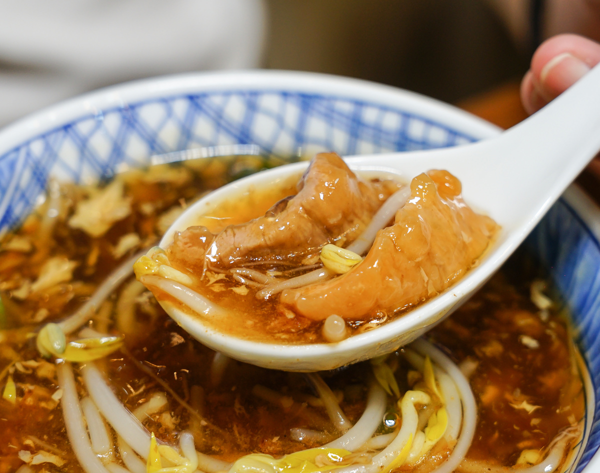 [花蓮吉安美食]賴一張魷魚羹- 超厚魷魚配上赤肉羹滷肉飯 品嘗古早味  花蓮下午沒休息餐廳 提供冷氣