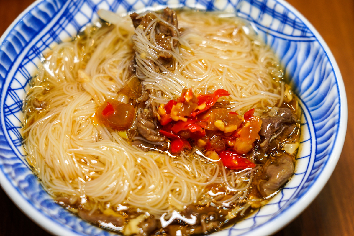 [花蓮吉安美食]賴一張魷魚羹- 超厚魷魚配上赤肉羹滷肉飯 品嘗古早味  花蓮下午沒休息餐廳 提供冷氣