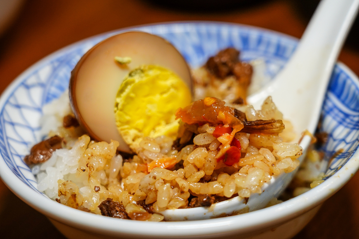 [花蓮吉安美食]賴一張魷魚羹- 超厚魷魚配上赤肉羹滷肉飯 品嘗古早味  花蓮下午沒休息餐廳 提供冷氣