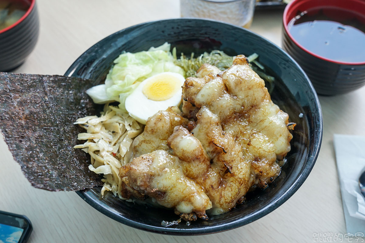 [花蓮美食]職人雙饗丼花蓮店-炙燒雞腿鋪滿整碗 雙倍月見牛丼  遠東百貨附近美食 提供外送 職人雙饗丼菜單