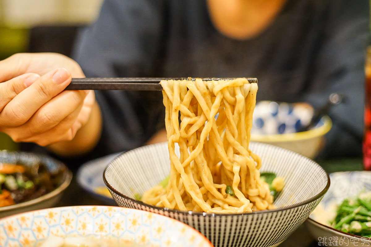 [花蓮美食]成康飲食店-隱身巷弄花蓮老宅餐廳  連KID都推薦 大推剝皮辣椒扁食湯、紅油擔擔麵、成康飲食店菜單