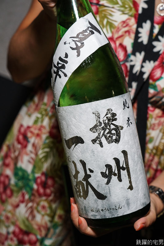 [日本清酒]綠芽酒藏首創清酒巴士環遊台灣SAKE YO原來喝清酒可以這麼輕鬆寫意 台東鐵花村 天地人手創料理 伯朗大道 天明一生青春特別純米酒  天明 焰HOMURA 生酛特別純米清酒