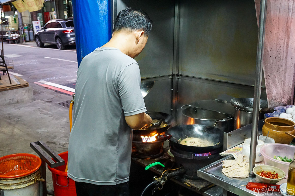 [基隆美食]富淵飲食店- 在地人推薦巷弄美食 連舒國治都難以抵抗的炒飯 紅燒肉是我的最愛 富淵熱炒 基隆下午不休息餐廳