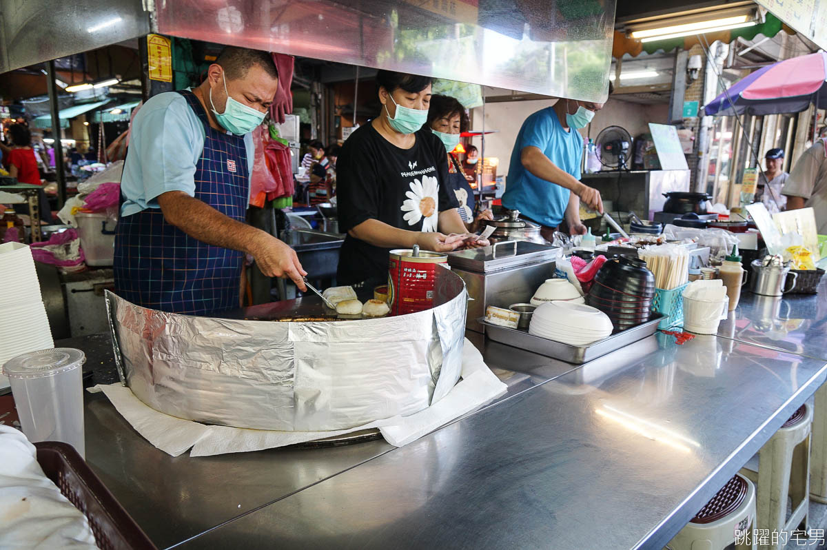 [台南早餐] 延平市場粿仔嬤-第一次吃台南肉粿就愛上 原來滋味是如此豐富 吳家涼麵  台南北區美食